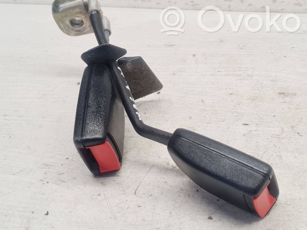 Audi A4 S4 B5 8D Hebilla del cinturón del medio (trasero) 