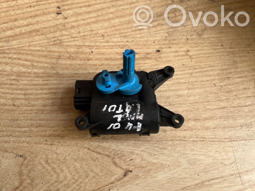 Audi A4 S4 B6 8E 8H Motor/actuator clapetă aer 
