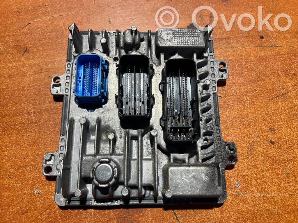 Opel Astra J Engine control unit/module 