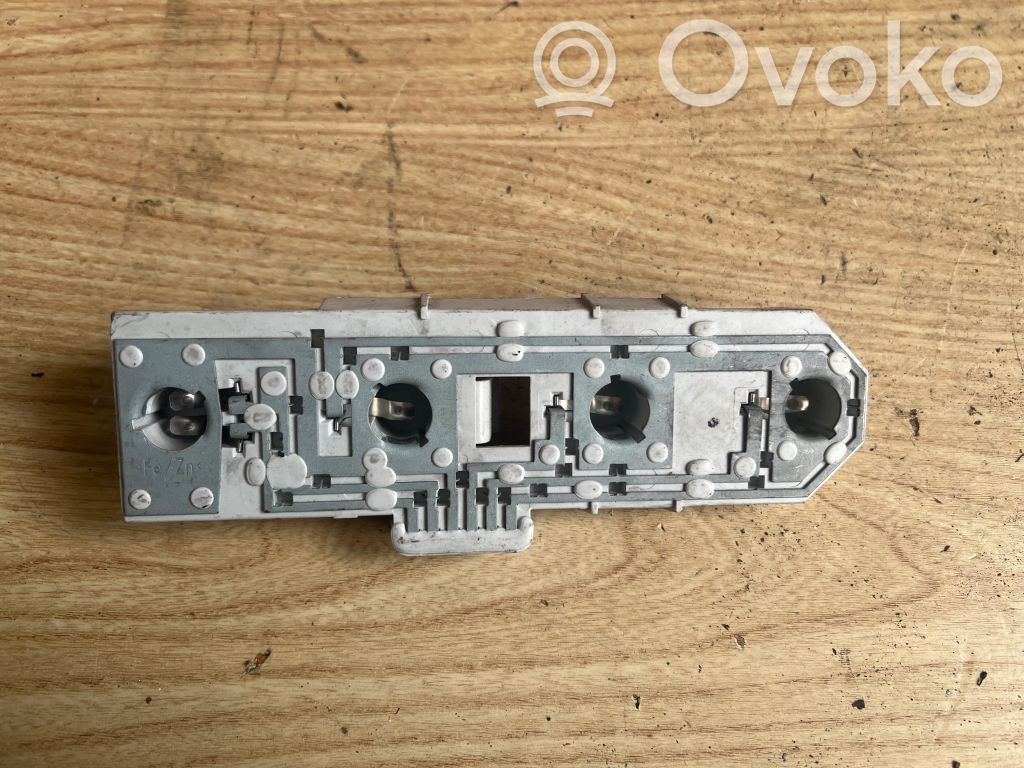 Skoda Superb B5 (3U) Suport becuri lampă spate 