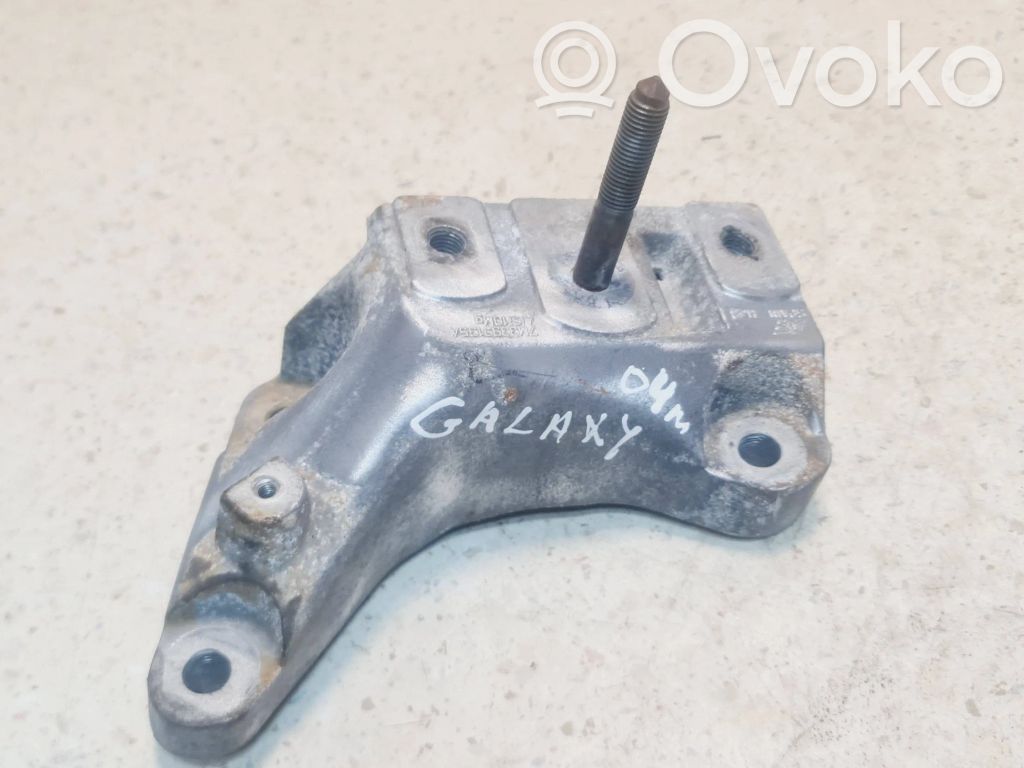 Engine mounting bracket   7M3399135A