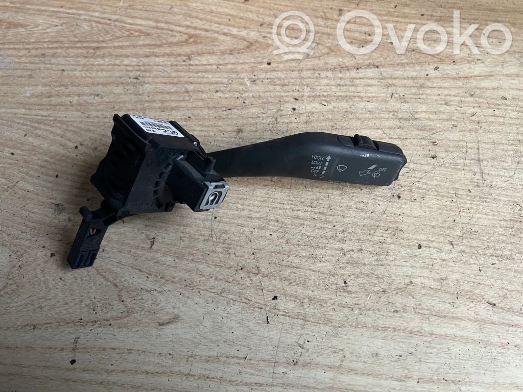 Skoda Octavia Mk2 (1Z) Schalter Hebel Scheibenwischer 