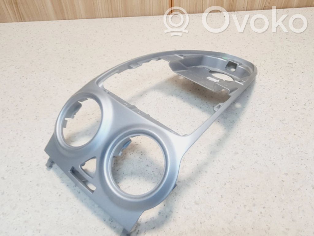 Opel Corsa D Verkleidung Armaturenbrett Cockpit Mitte 