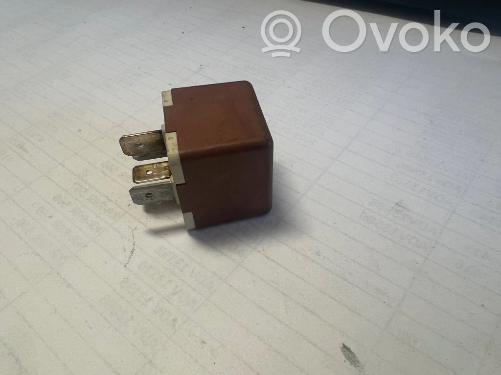 Inne przekaźniki   7700810929,12V25A,106004