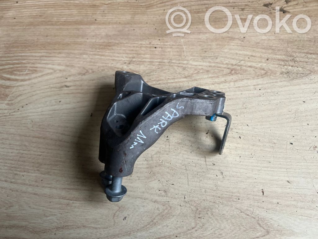 Chevrolet Spark Engine mounting bracket 