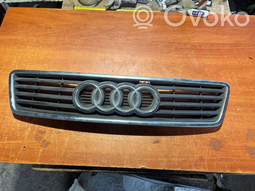 Audi A6 S6 C5 4B Priekšējais režģis 
