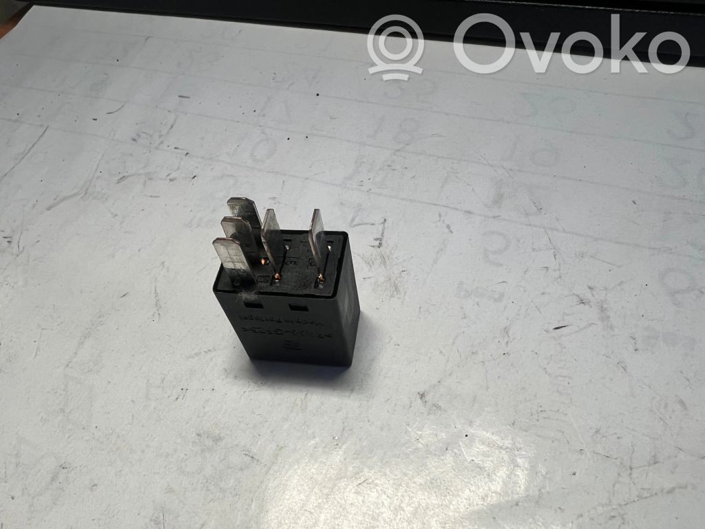 Muu rele   5M5T14B192BA,V23074A1001X77,4A095111C