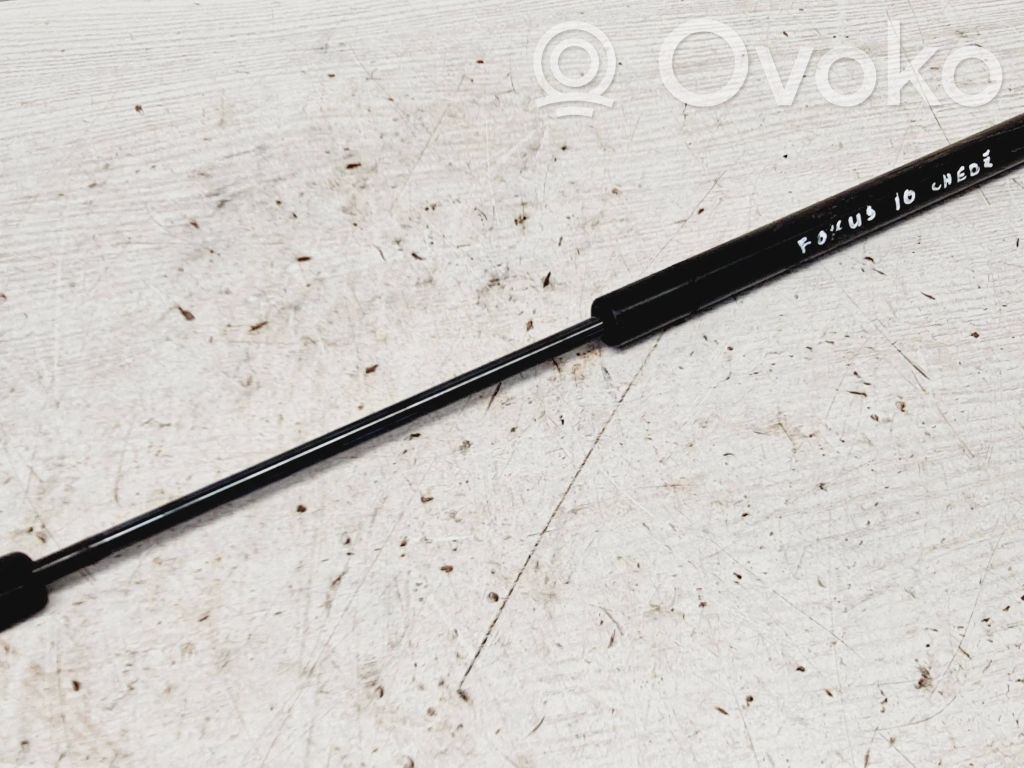 Ford Focus Tailgate/trunk strut/damper 