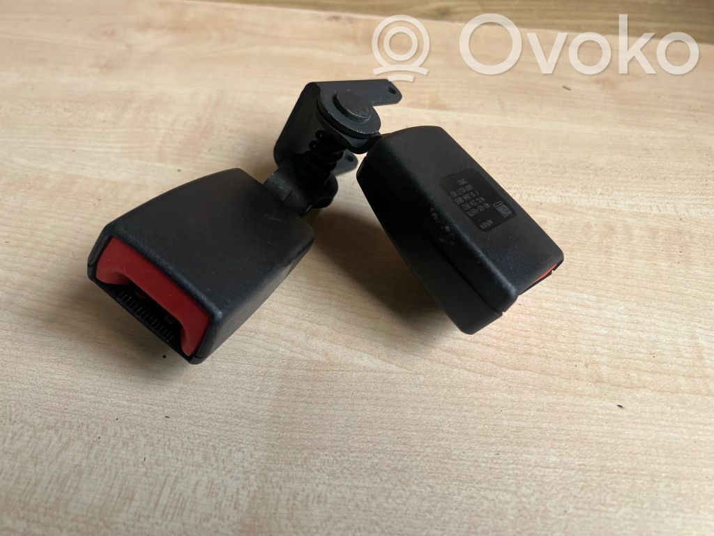 Opel Astra J Hebilla del cinturón de seguridad trasero 