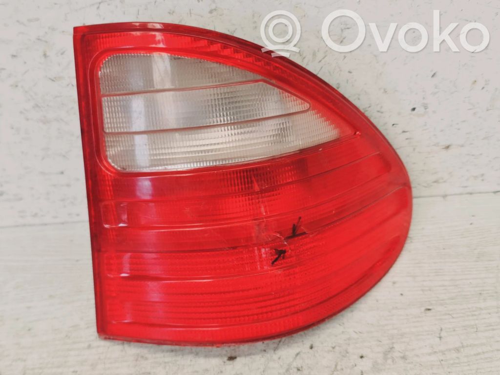 Lampa tylna   A2108202264,E198002