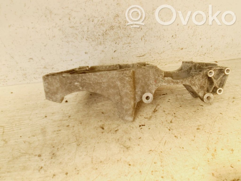 Audi A3 S3 8P Generator/alternator bracket 