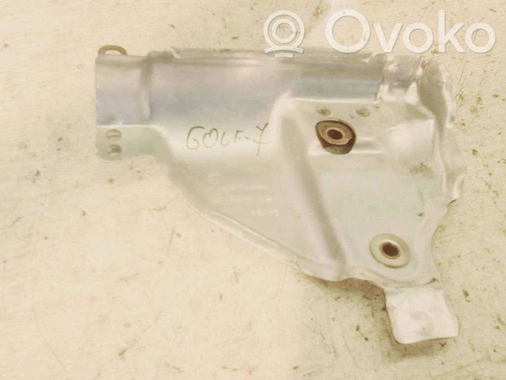 Volkswagen Golf VII Heat shield in engine bay 