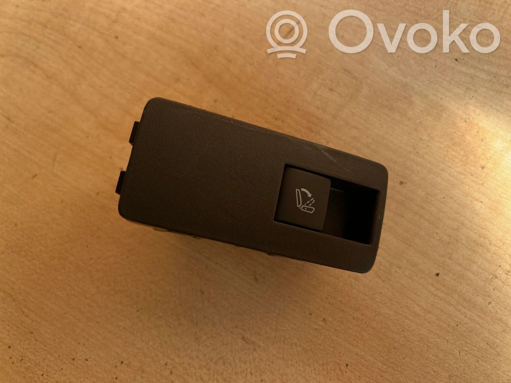 Opel Astra K Seat control switch 