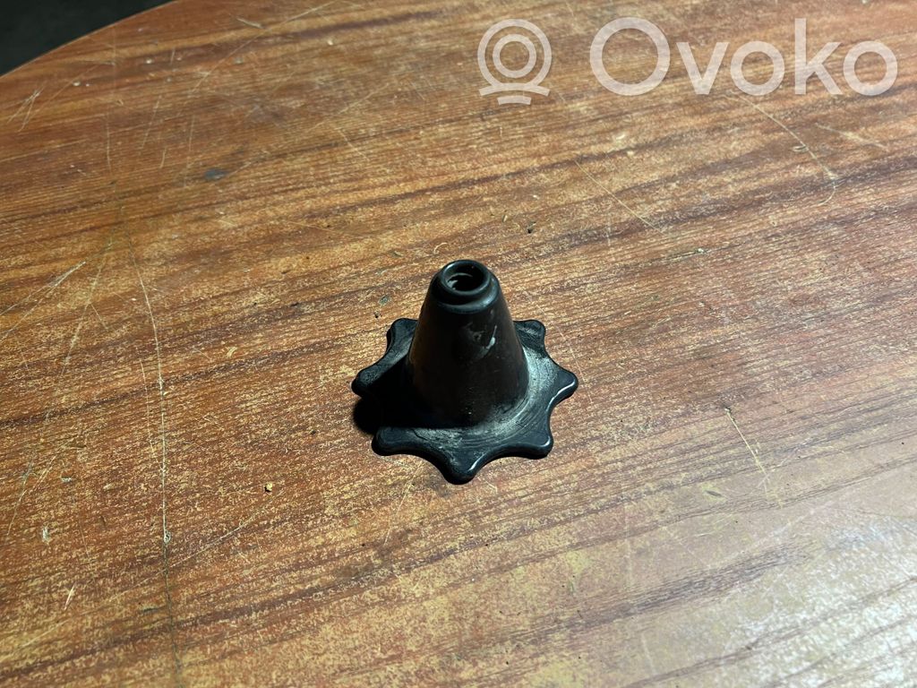Opel Vectra C Tornillo de la rueda de repuesto 