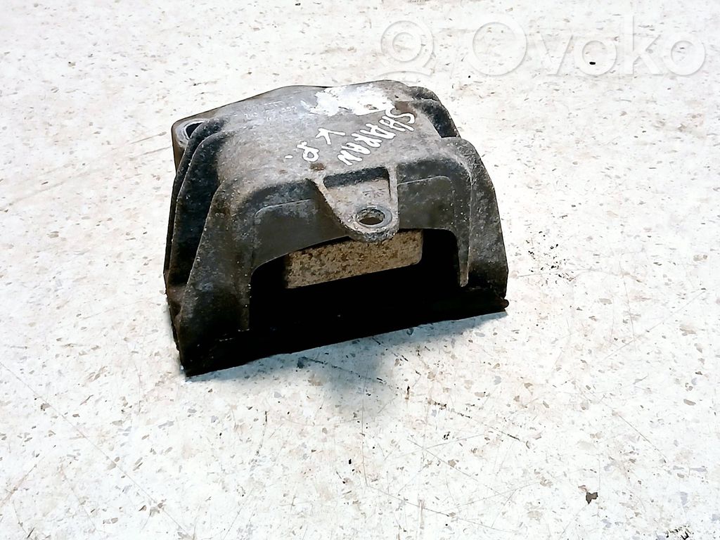 Volkswagen Sharan Engine mount bracket 