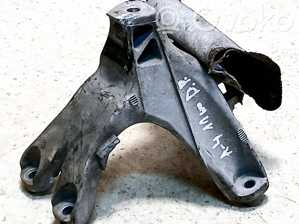 Audi A4 S4 B8 8K Engine mounting bracket 