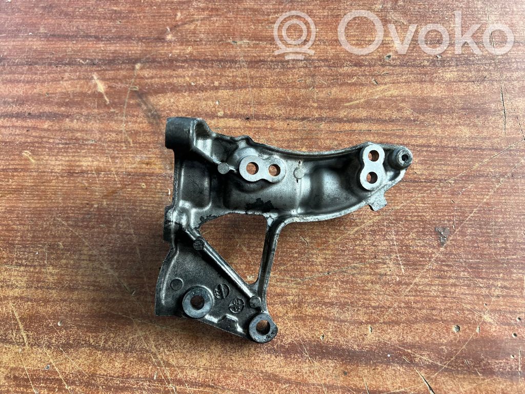 Volvo V50 Variklio tvirtinimo kronšteinas 