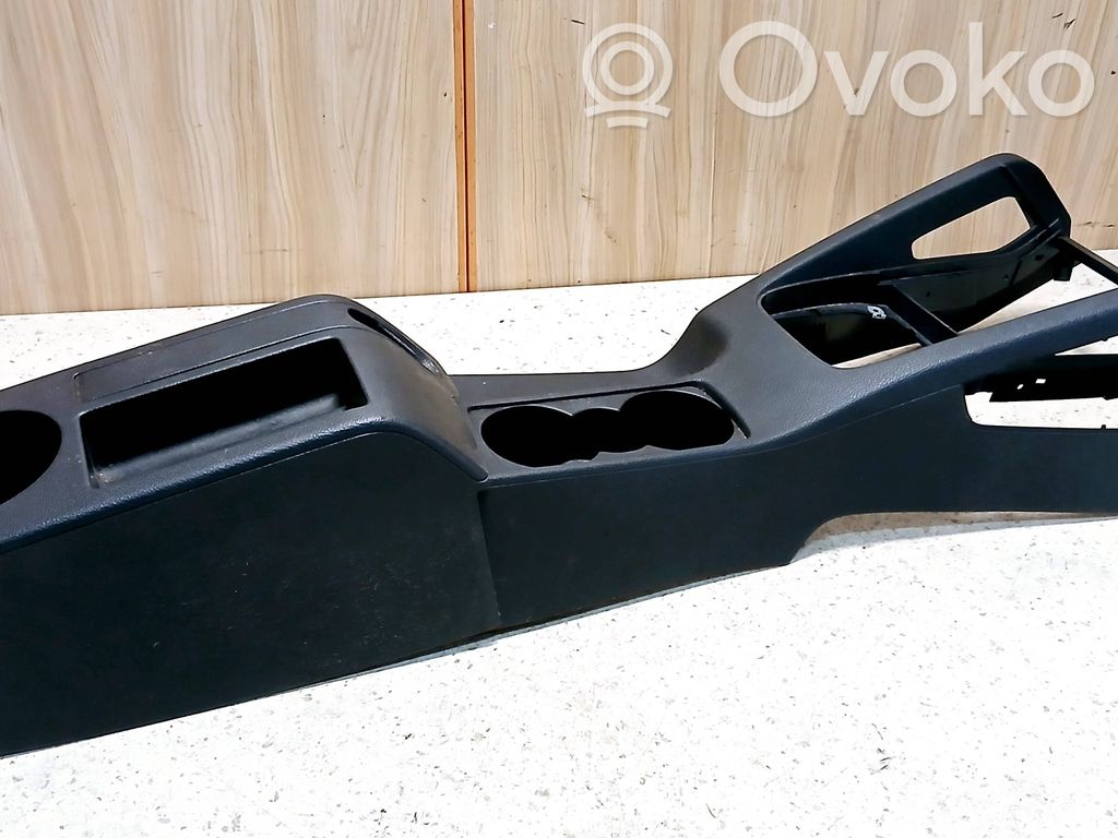 Volkswagen Golf V Center console 