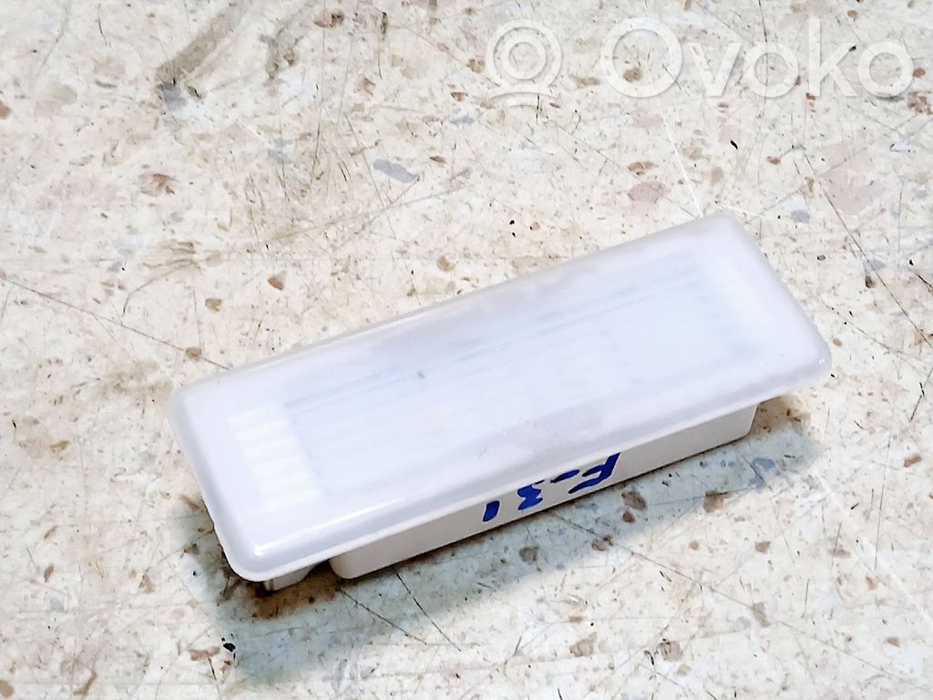 BMW 3 F30 F35 F31 Lampka podsufitki tylna 