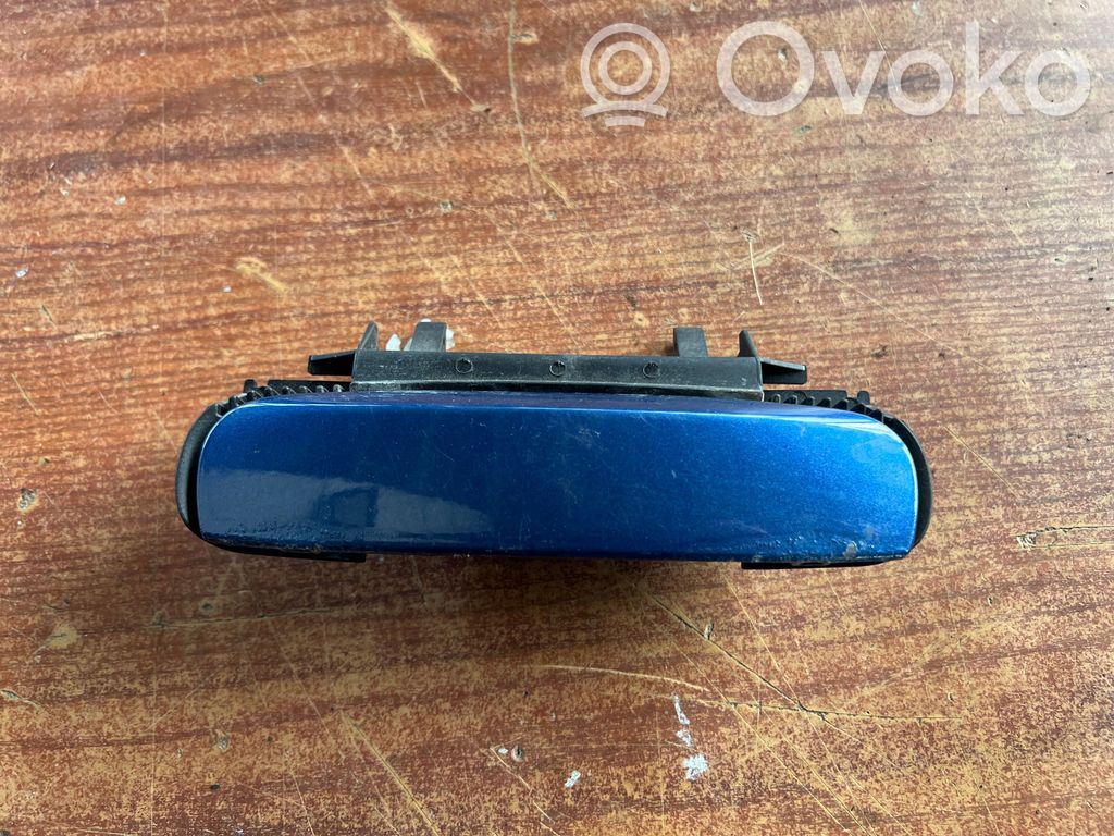 Audi A4 S4 B6 8E 8H Klamka zewnętrzna drzwi tylnych 