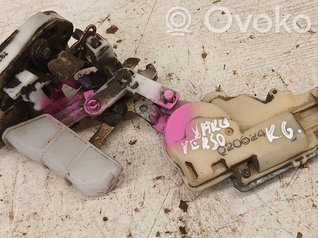 Toyota Yaris Verso Rear door lock 