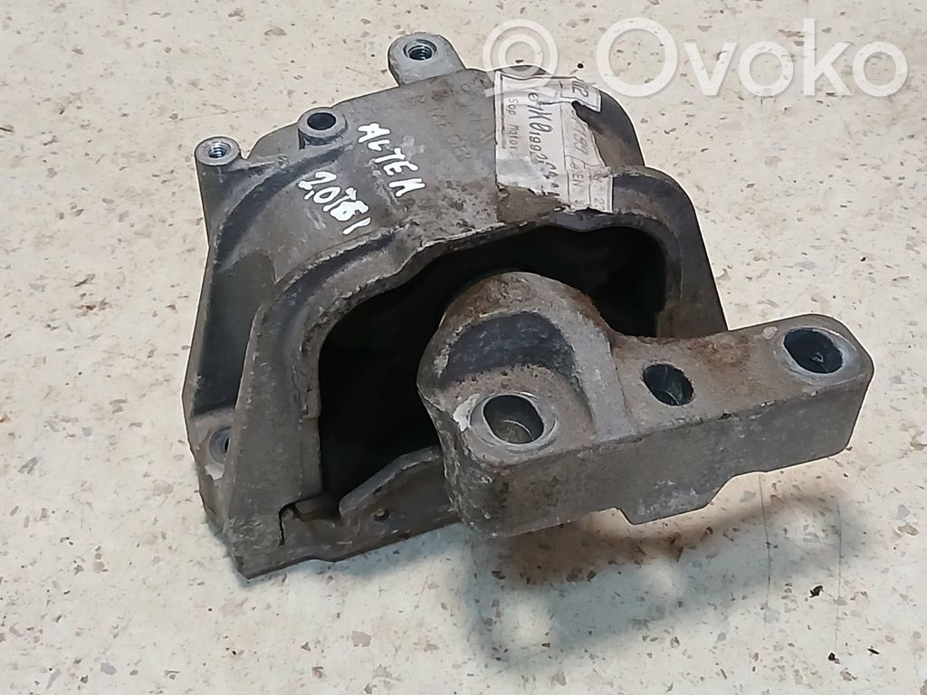 Seat Altea Engine mount bracket 