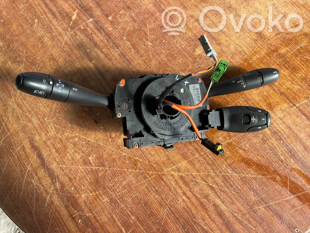 Peugeot 407 Wiper turn signal indicator stalk/switch 