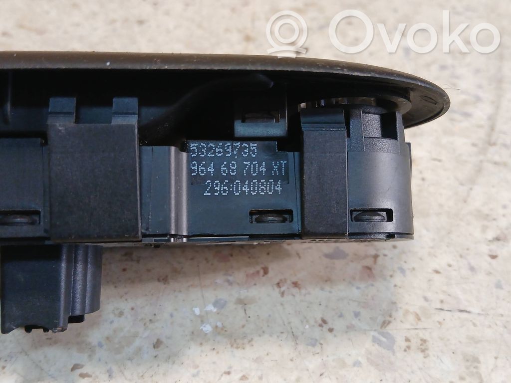 Peugeot 407 Electric window control switch 