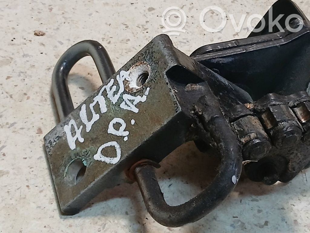 Zawias dolny drzwi przednich   6Q0831412