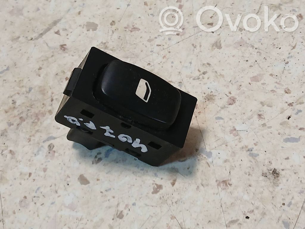 Peugeot 407 Electric window control switch 