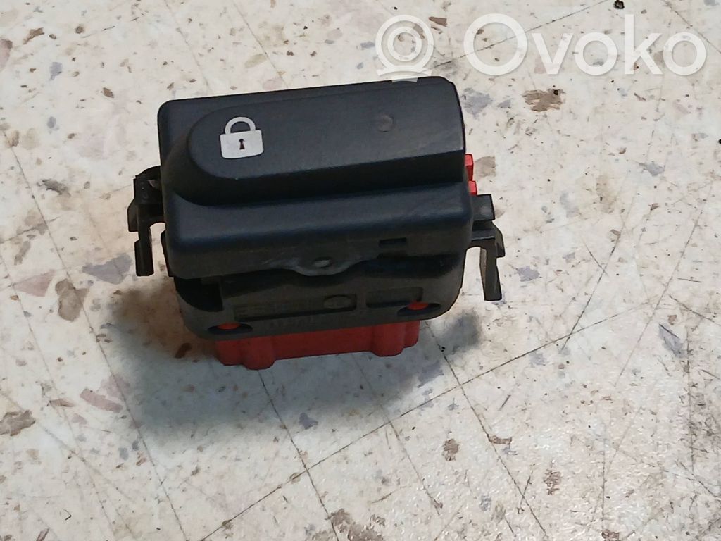 Renault Clio II Central locking switch button 