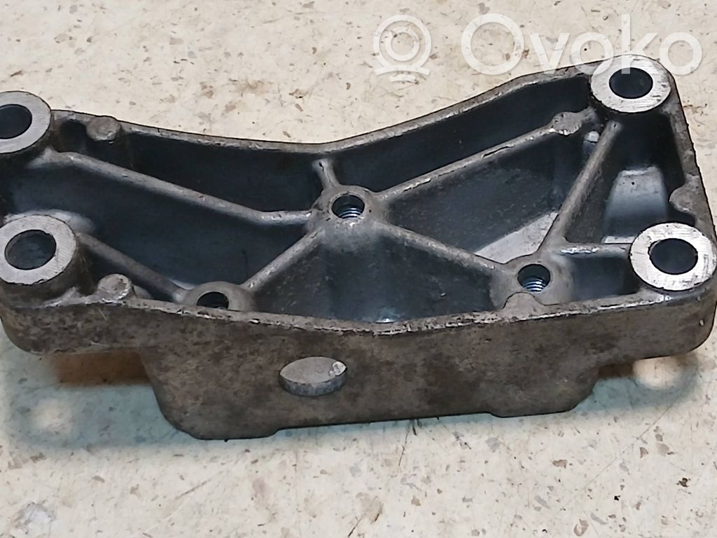 Volkswagen Touran I Gearbox mounting bracket 