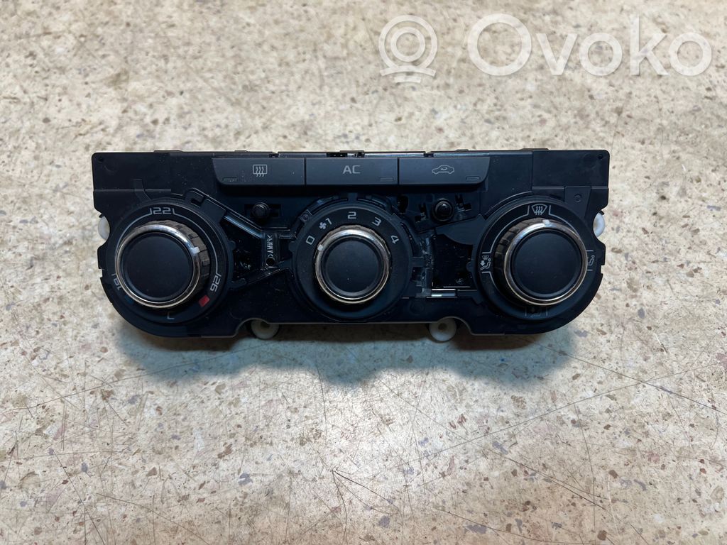 Skoda Octavia Mk2 (1Z) Climate control unit 