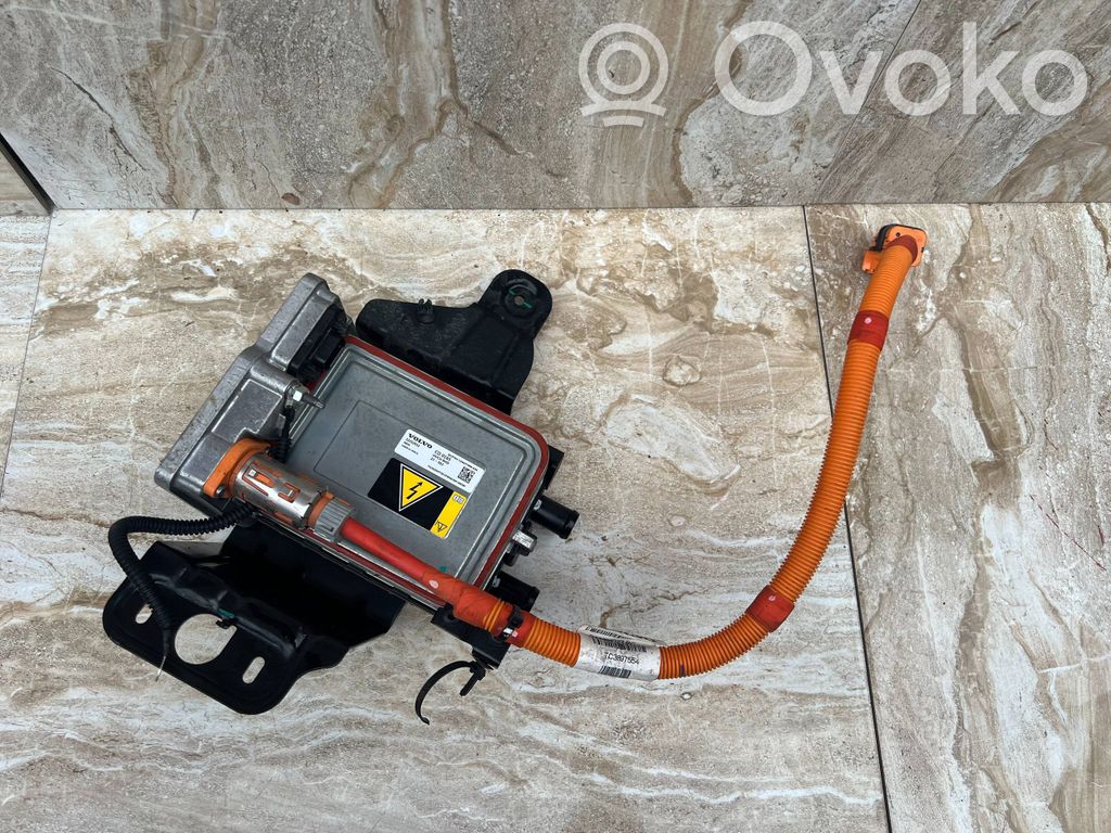 Volvo C40 Voltage converter inverter 