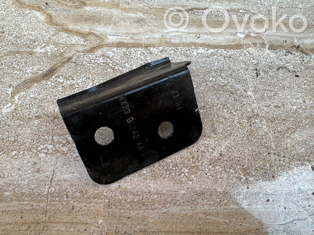 Lokasuojan kannake   MX738C142AA