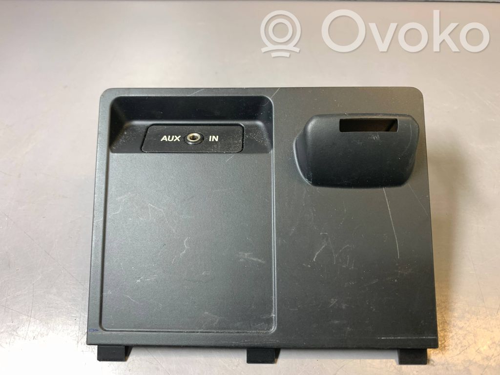 BMW X5 E70 USB socket connector 