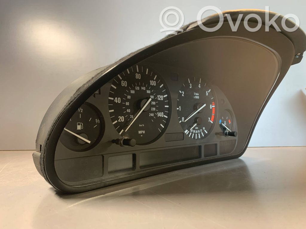 Speedometer (instrument cluster)   8376192,024327,085360053,62118376192