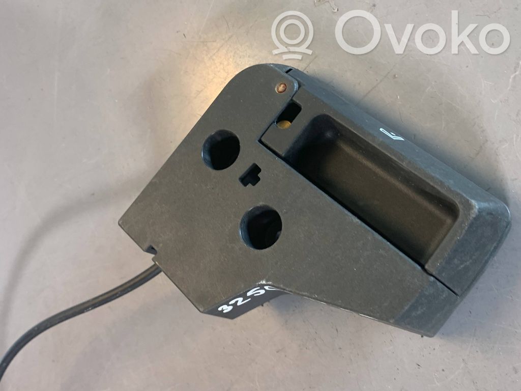 BMW 3 E46 Sėdynės nugaros atramos atlenkimo rankenėlė 