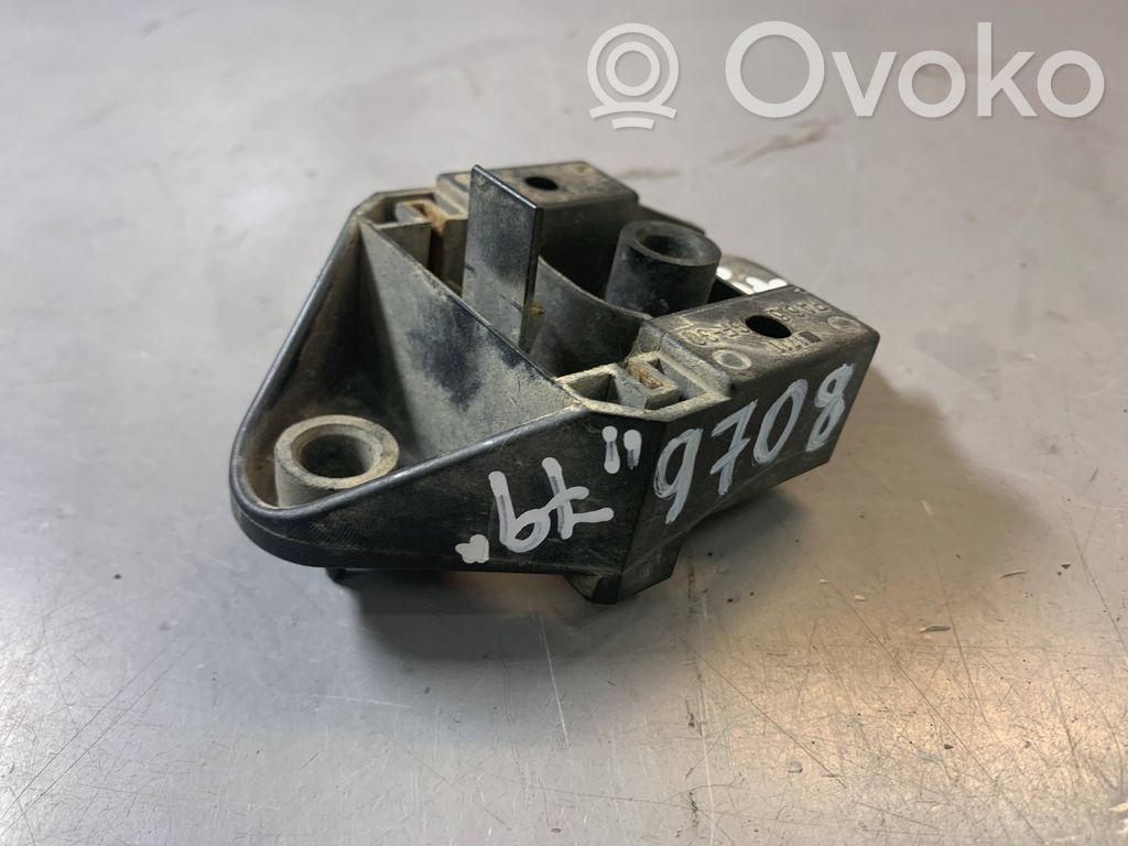BMW 3 E36 Radiator mount bracket 