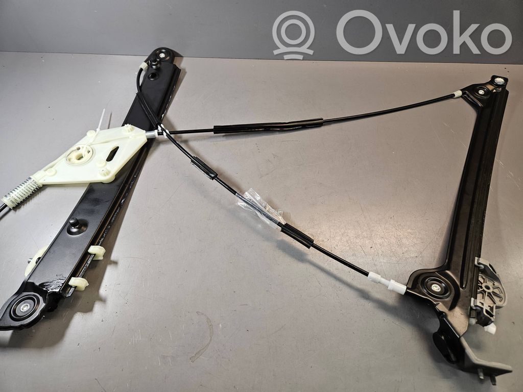 BMW 1 E81 E87 Front door electric window regulator 