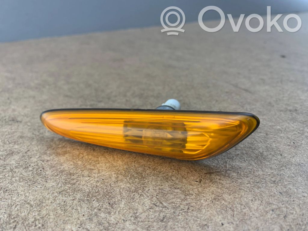 BMW 3 E46 Front fender indicator light 