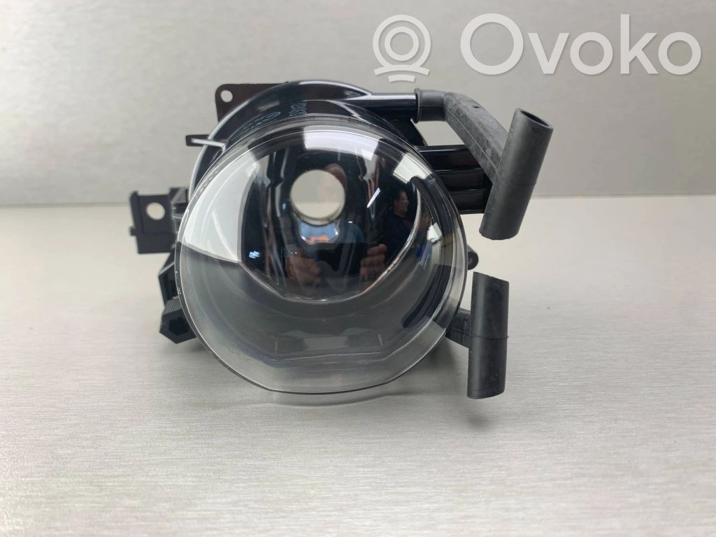Miglas lukturis priekšā   63176943415,6943415