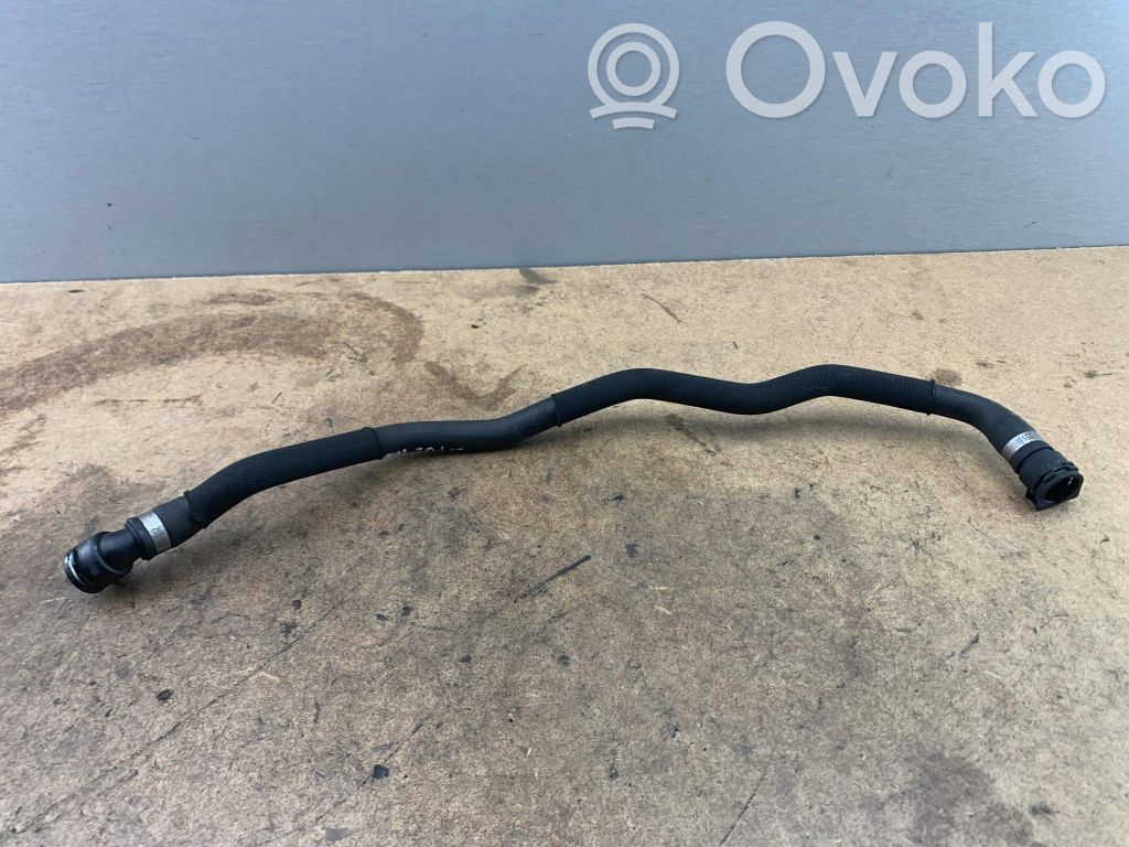 BMW 7 F01 F02 F03 F04 Moottorin vesijäähdytyksen putki/letku 