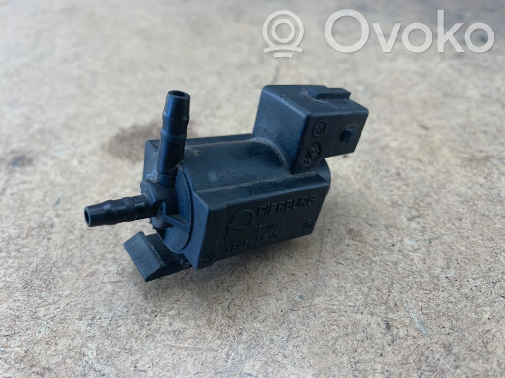 BMW 7 F01 F02 F03 F04 Válvula de vacío 