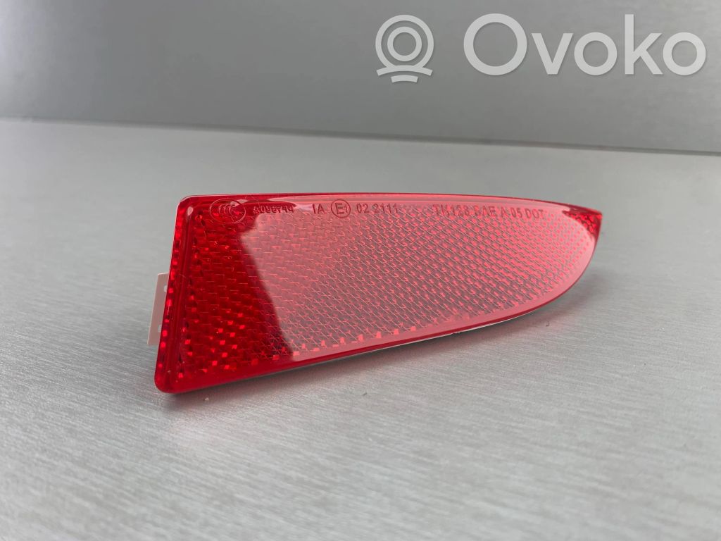 Rear tail light reflector   7162218,63147162218