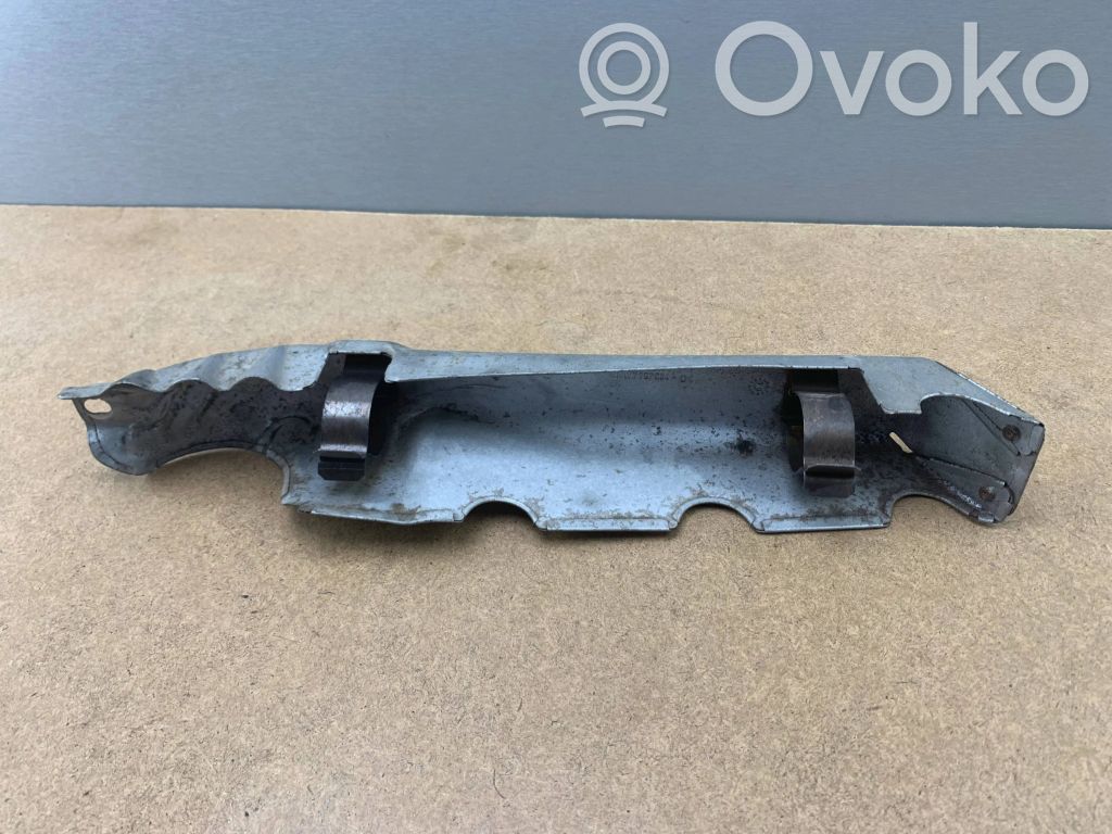 Heat shield in engine bay   7797684,11627797684