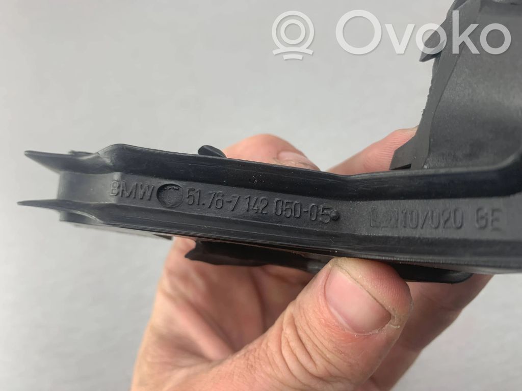 BMW 1 E81 E87 Engine compartment rubber 