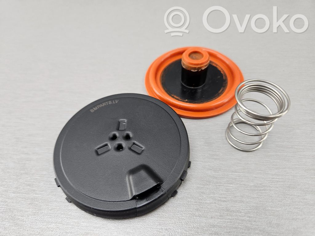 BMW 5 E60 E61 Galvutės dangtelis 