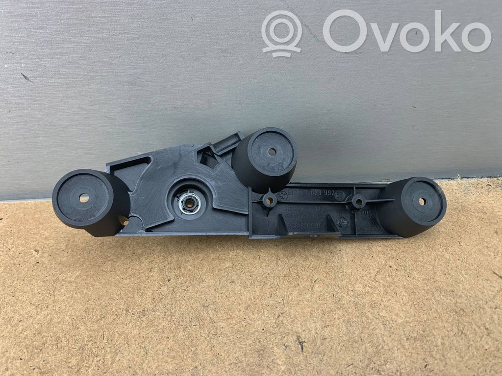 BMW 7 E65 E66 Engine bonnet (hood) release handle 