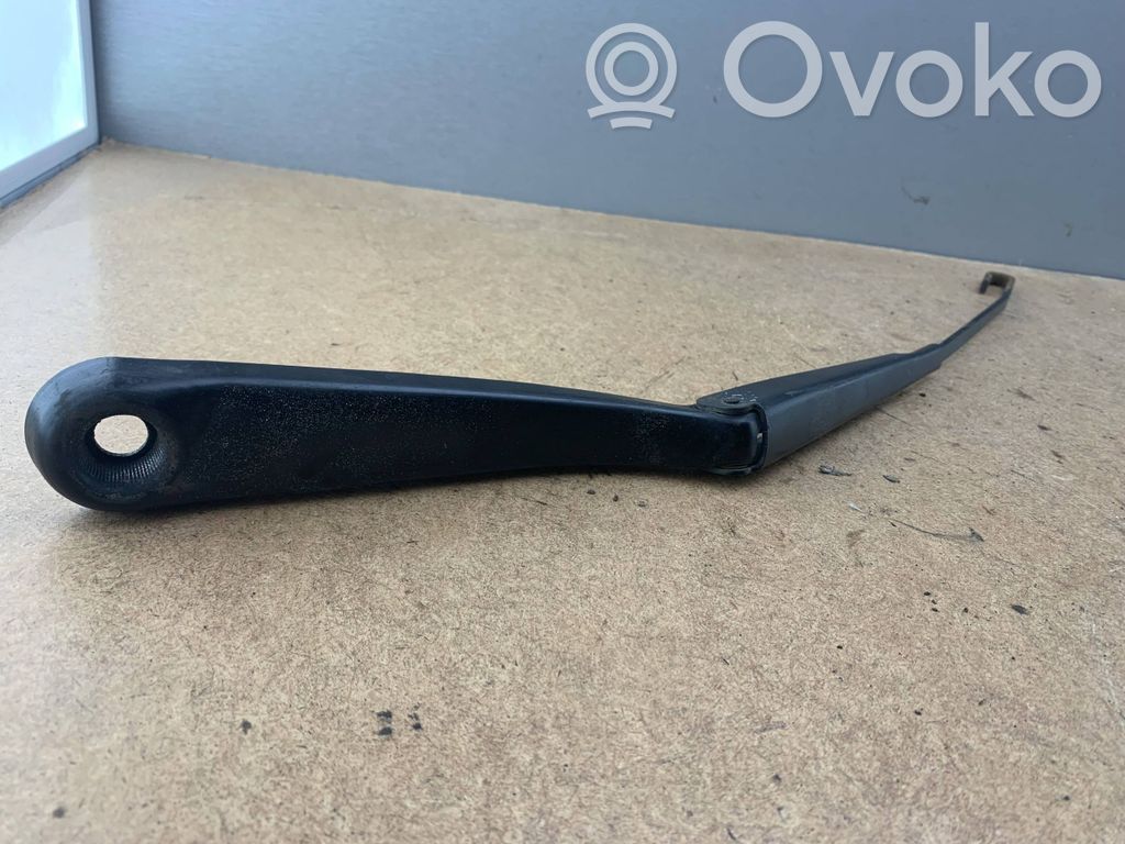 BMW X3 E83 Front wiper blade arm 